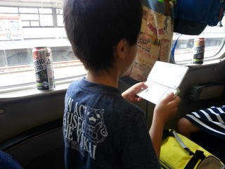 新幹線で帰省。小学生になると旅費が跳ね上がる・・・